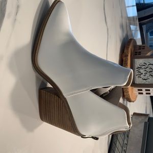 White ankle booties brand new size 8